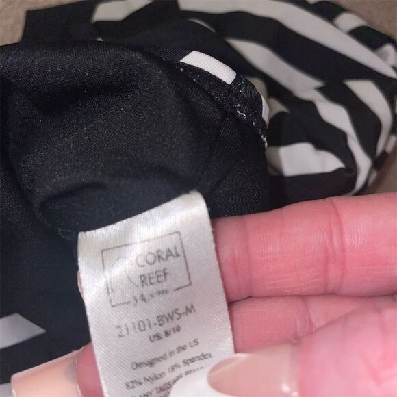 - coral Reef  Women's Striped tankini top  Black/white  Size M High Support - Picture 3 of 7